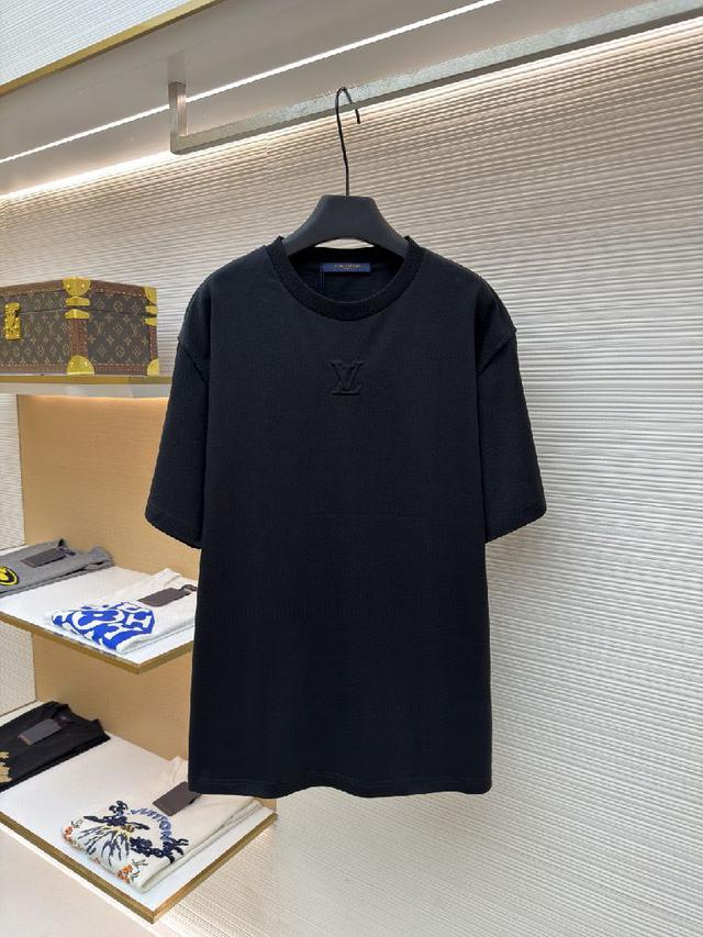 面料采用40S/2 双股光柔棉平纹，无尘蚀毛工艺处理