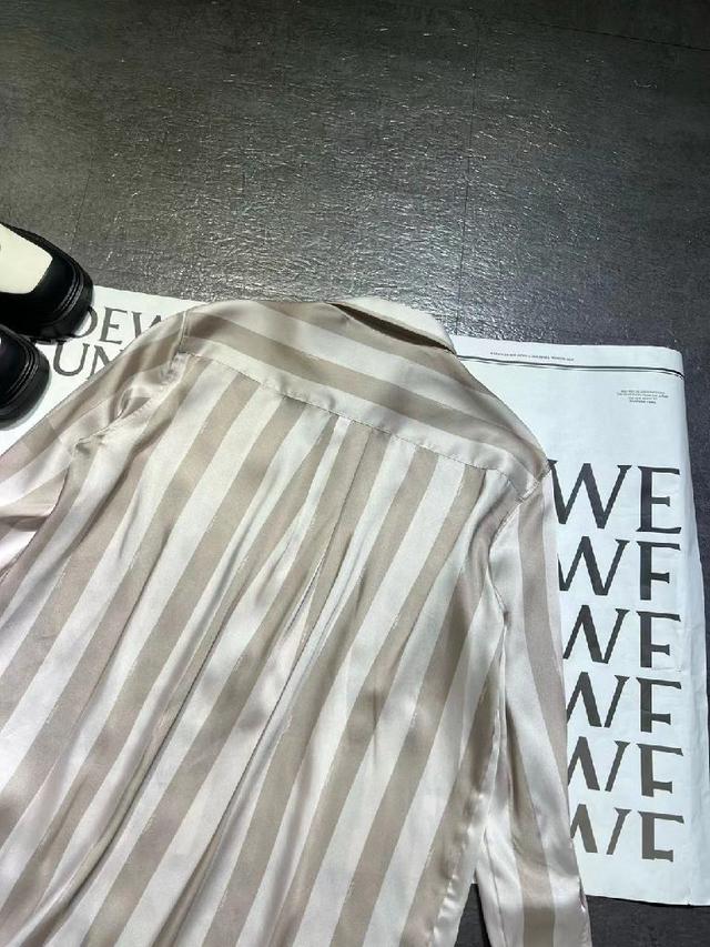 经典F小字母印花浅褐色条纹衬衫高级感衬衣出货，