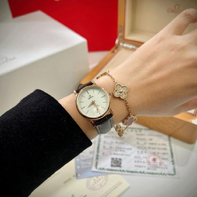 精品情侣腕表 经典三针设计 尊贵大气 绅士风范 卓越品质