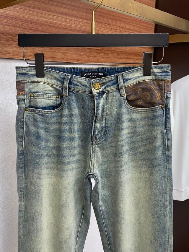 春夏新款修身小直筒牛仔裤 完美洗水工艺 定制顶级五金