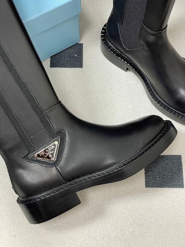 今年最值得入手的靴子 没有之一！超多网红明星上脚 miumiu