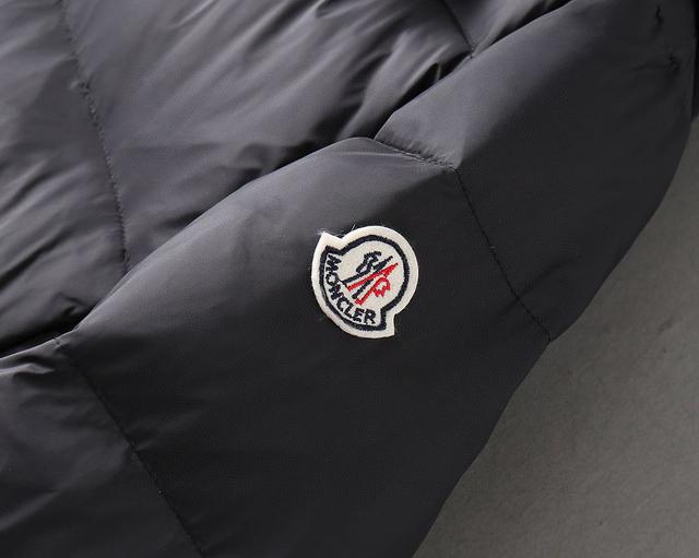 2025春冬新款羽绒服。这款号称羽绒服届最贵的，全部90绒的