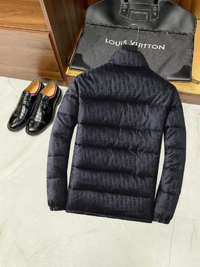 特𝑫𝑬𝑺𝑪𝑬𝑵𝑻𝑬 立领反光面包羽绒