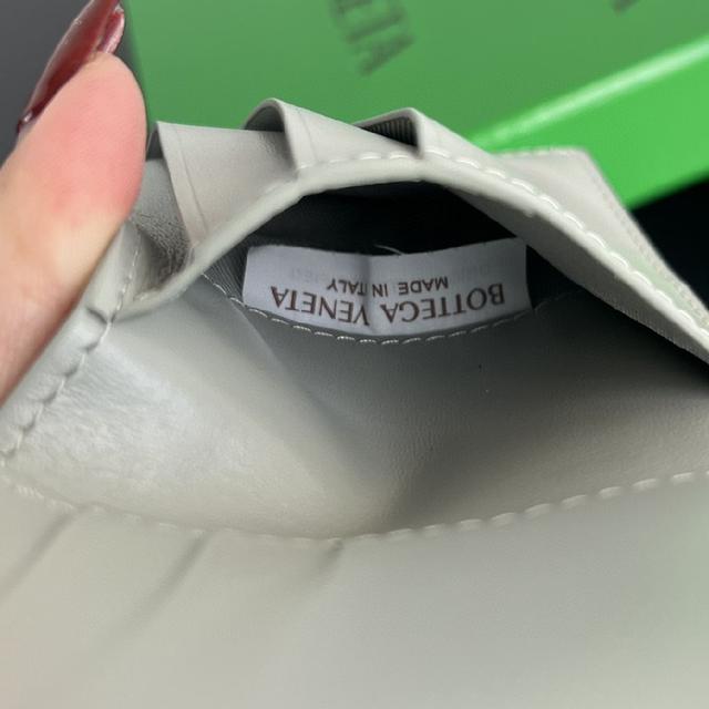 大编织短夹  两折扣短夹式   纯手工编织 原厂牛皮。柔软度刚刚好