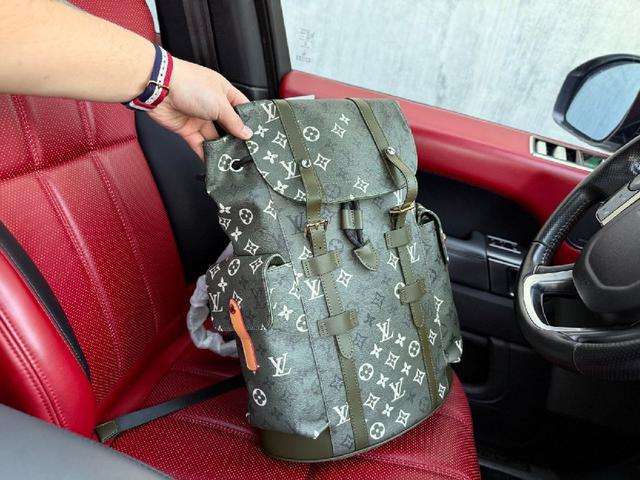 M26434 LOUIS VUITTON 品牌徽标印花设计 涂层帆布
