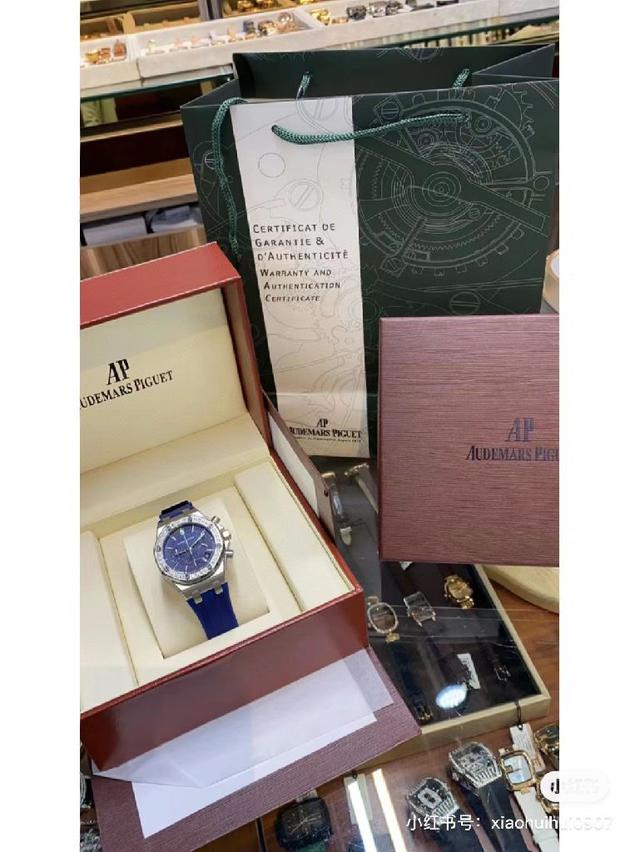 这个蓝色太太太显白了 跟夏天的蓝色一样明亮