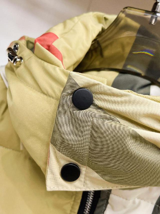 官网款2025秋冬新款羽绒服。这款号称羽绒服届最高端的