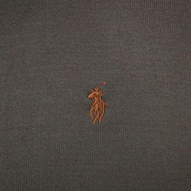 合身版型不紧绷，活动无束缚。春秋可直接单穿，秋冬当作内搭叠搭外套