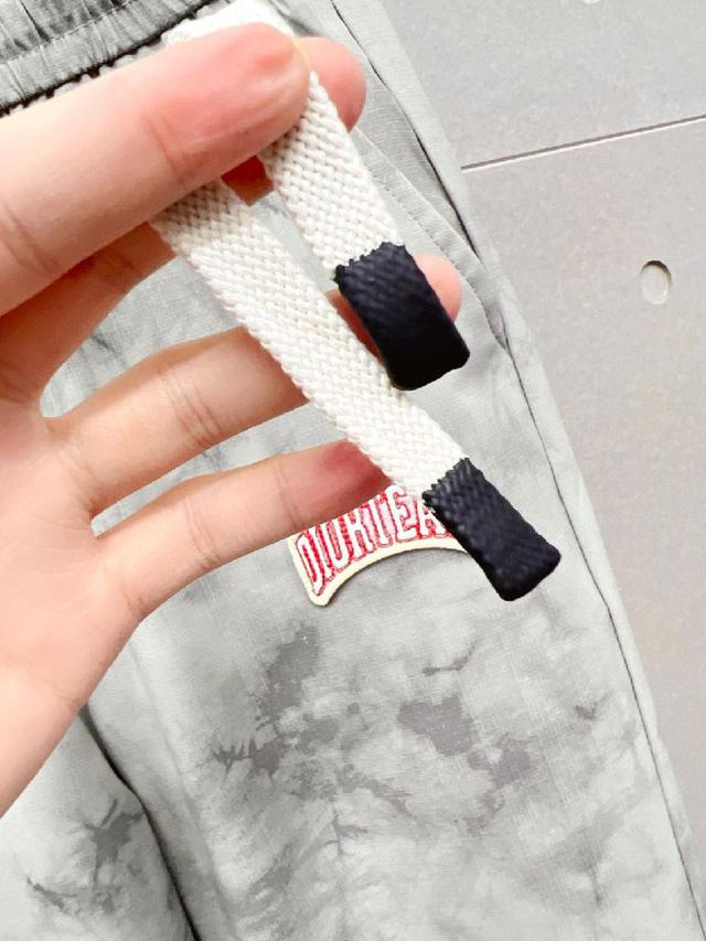 休闲裤2025SS春夏新款，特选定制科技清爽面料，