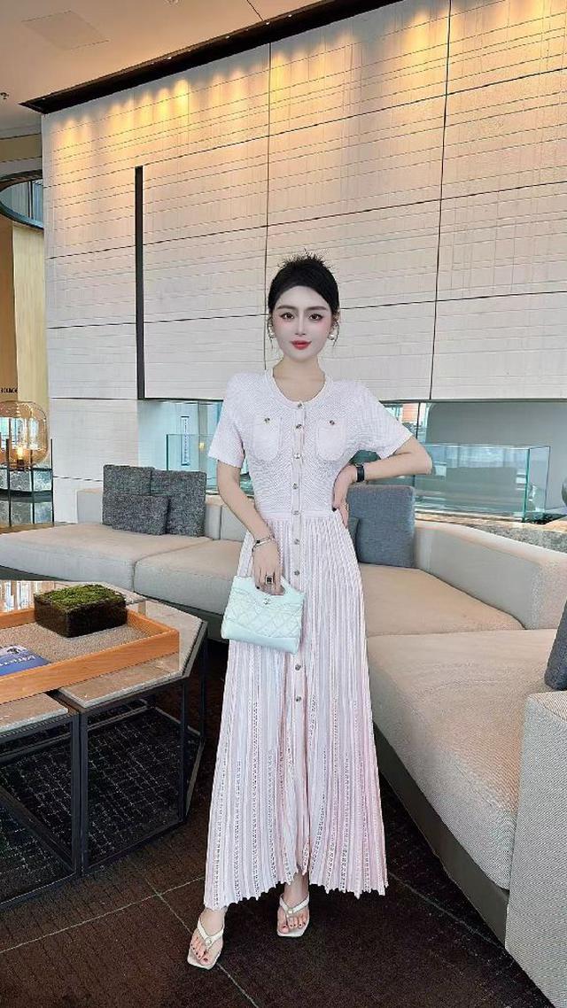 法式小香风圆领长袖修身针织长款连衣裙