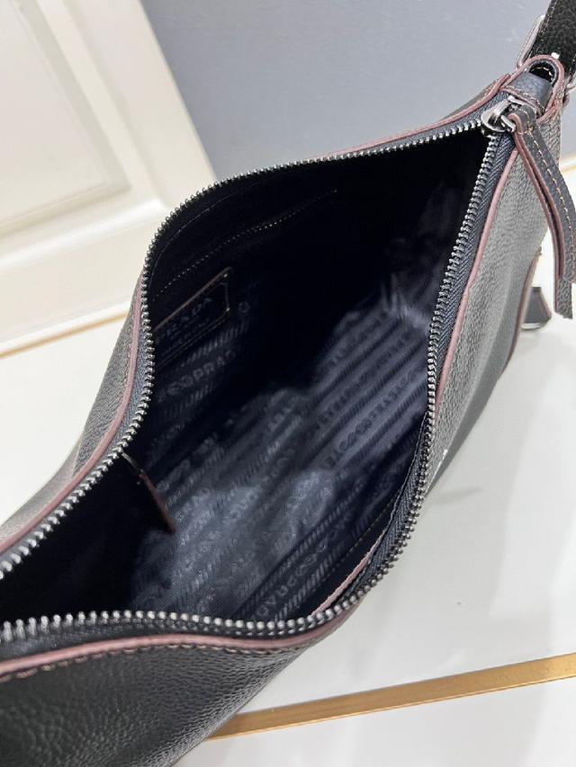 百分百真皮，爆款背包，专柜品质，原单货，款号：450958克胶黑带