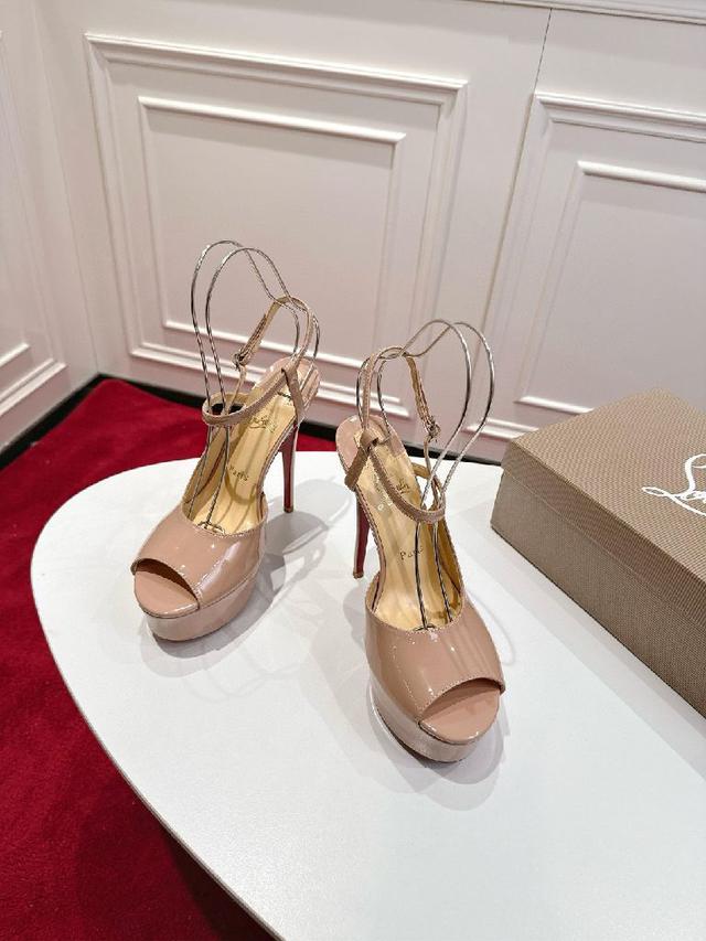 无论时尚怎么变，乐福鞋一直是咱们的必入款之一✅