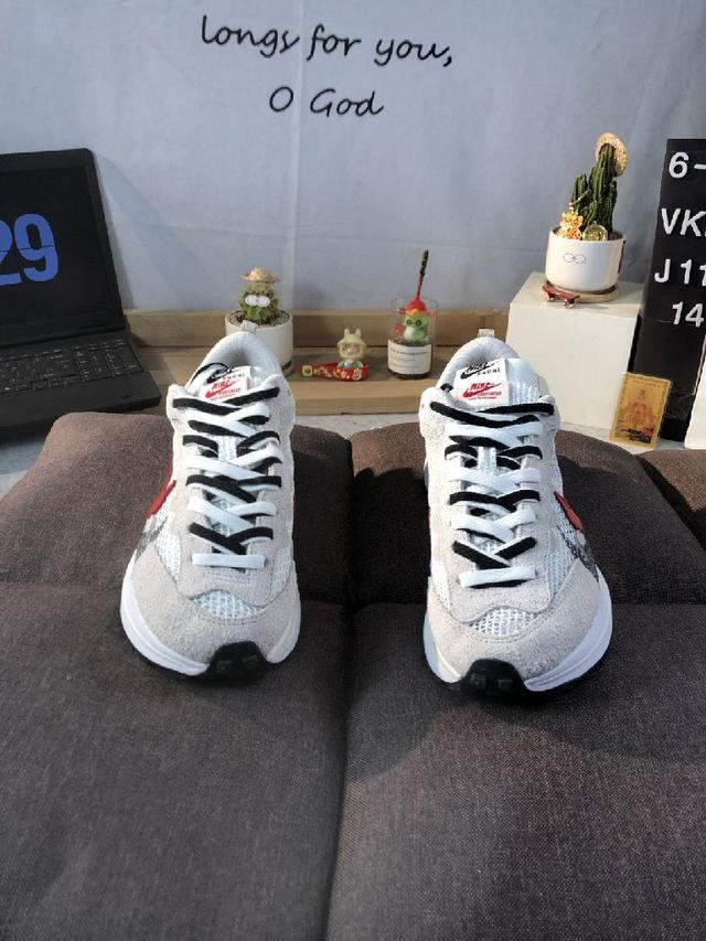 耐克Sacai X NIKe regasus vaporrly SP 华夫双勾三代3.0走秀