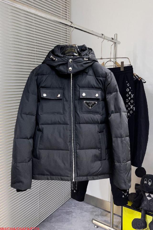 全部90绒的三标齐全带着经典的Logo组合搭配，