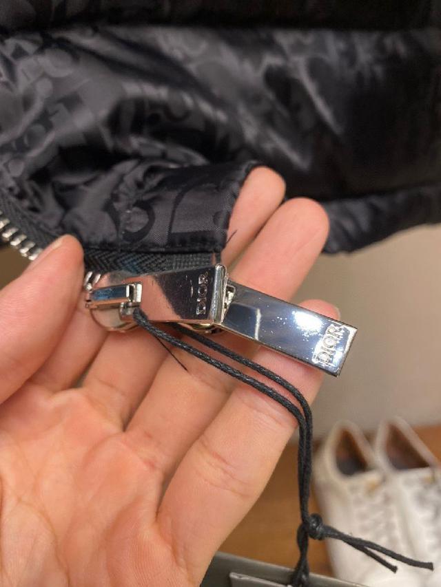 2025秋冬新款羽绒服。这款号称羽绒服届最贵的，全部90绒的