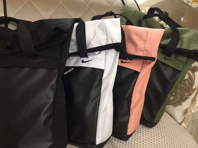 耐克NIKE双肩背包