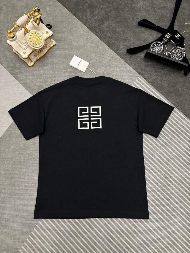 高支高密双纱300克超舒适纯棉面料，整体的触感舒适，亲肤效果也是极佳