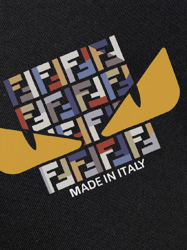 新品短袖T恤，帅气时尚，胸前图案字母logo，简约百搭款