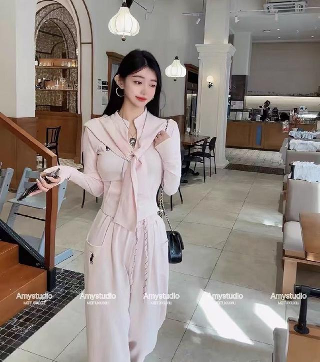 货号96451❤❤️又来出爆版啦，保罗刺绣上衣➕裤子➕披肩