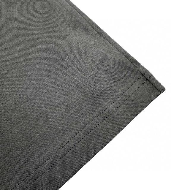 面料采用定制奢密双纱全棉平纹绸 手感柔软 舒适贴肤 以高级灰为主色调
