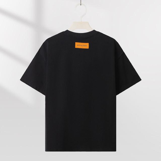 100%双纱纯棉面料，三标齐全，男女同款，宽松版型，高品质。