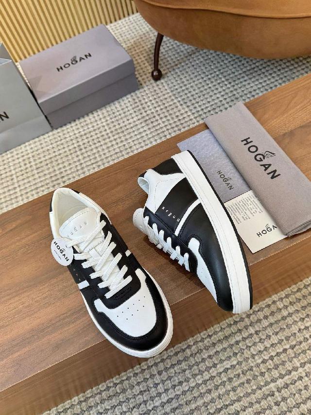 舒适起步，同频携行，延展街头时尚新意，表达跃动个性态度。