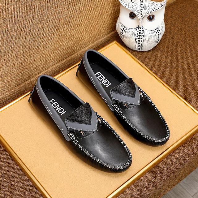 【FENDI-芬迪】经典新款男士休闲套脚鞋