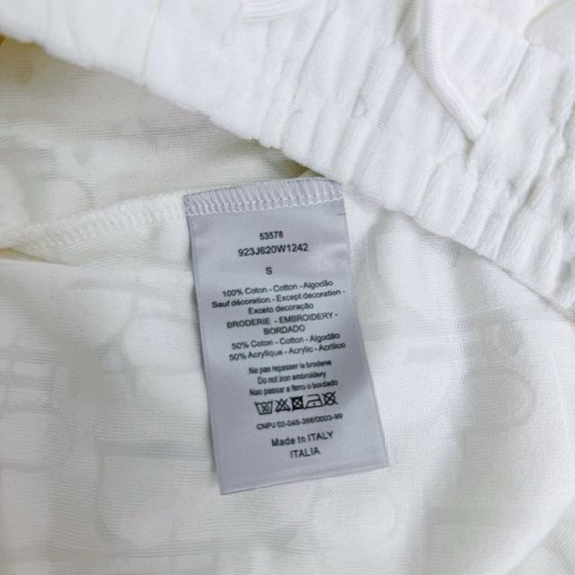 定制全棉毛巾面料满印提花，质感舒适度都是拉满的，上身简约百搭