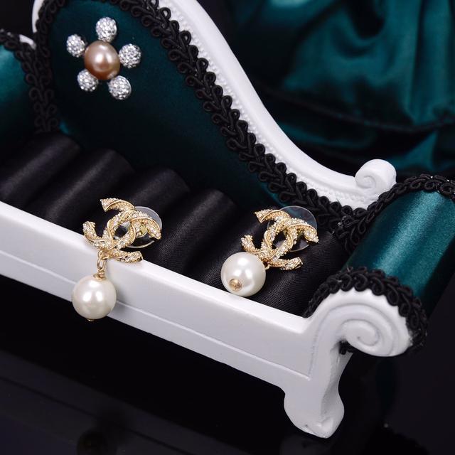 CHANEL  双C麻花镶钻耳钉珍珠耳坠