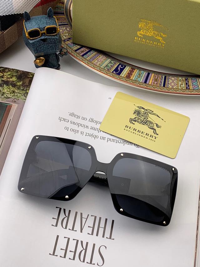 Burberry 巴宝莉 2020新款墨镜