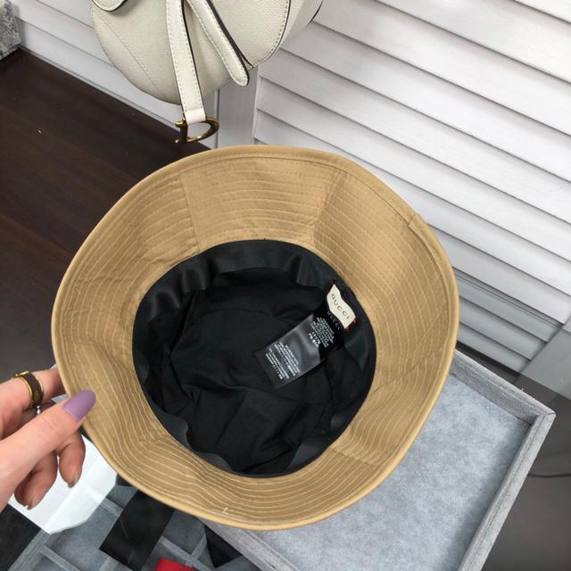 gucci 新款双G金属LOGO系列    卡其色  黑色