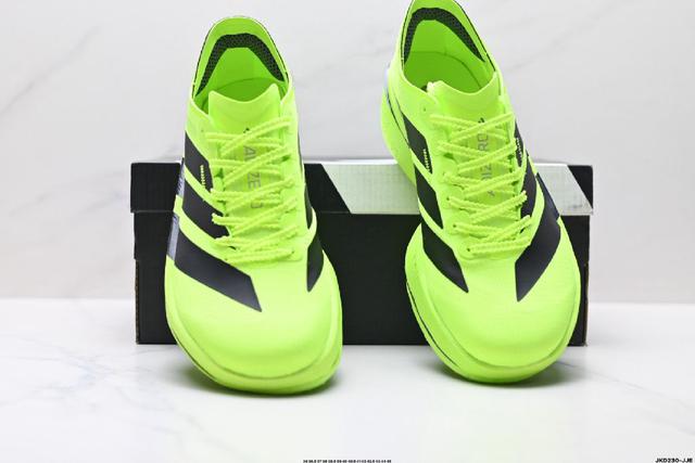 马拉松飞线贾卡轻质透气休闲运动跑步鞋 采用双层透气网纱