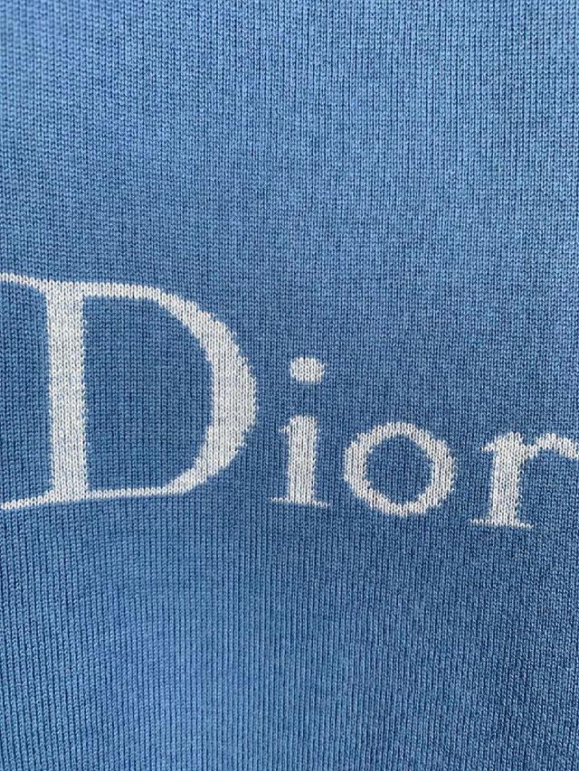 雾霾蓝T恤太温柔了！100%棉的软糯质感，字母提花藏满精致，