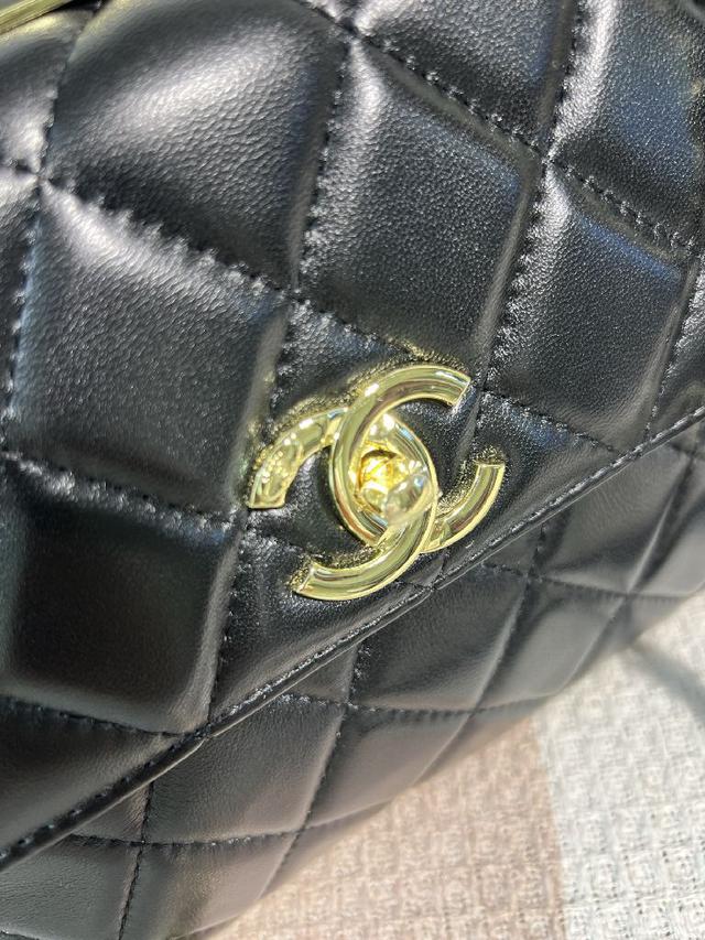 菱格女包链条包真皮单肩化妆包！最火最新式五金