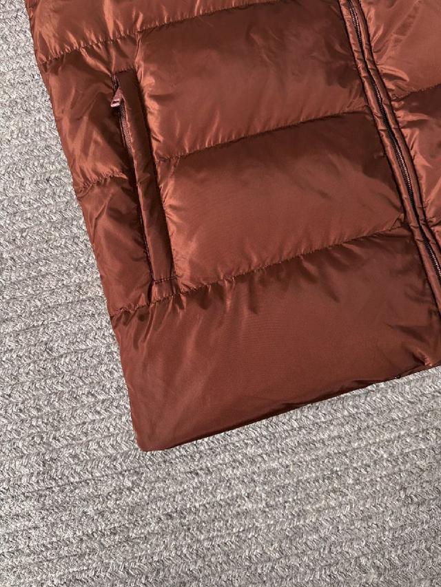 MONCLER 蒙口 25ss新款无袖立领羽绒马甲背心，男女同款