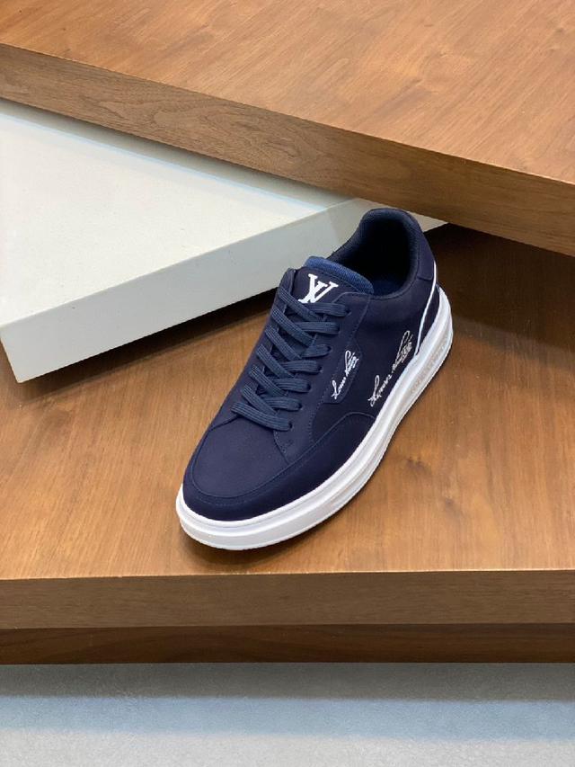 男士经典休闲运动鞋，本款 Beverly Hills 运动鞋