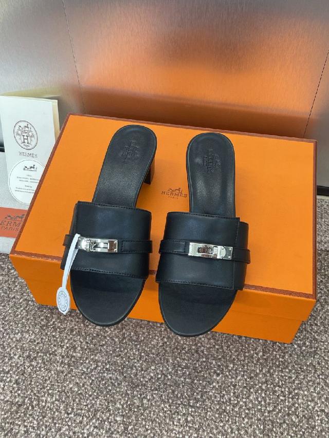 爱马仕 Hermes 春夏经典款 Giulia 粗跟拼色女鞋  H家 平底