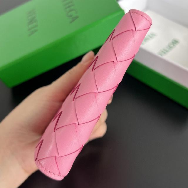 男女通用小巧精致的钱包☄️ 优雅时尚的造型 ，融合了