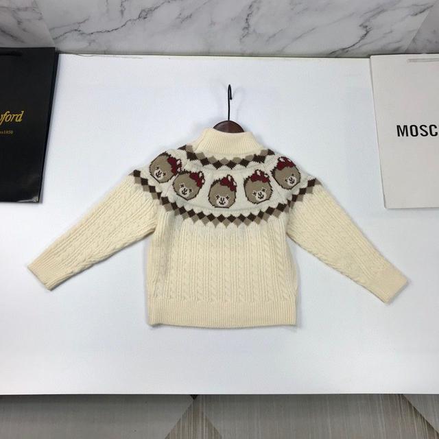 莫斯奇诺，高端童装，女童毛衣，采用针织羊绒面料