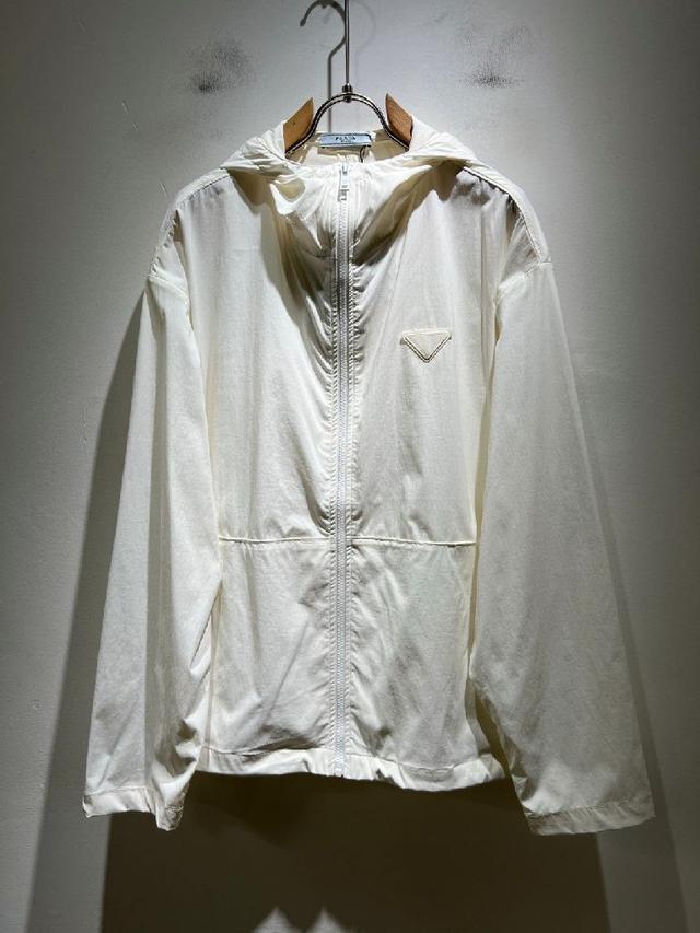 时尚夹克外套!贸易公司渠道稀出，同步官网发售，男神最为