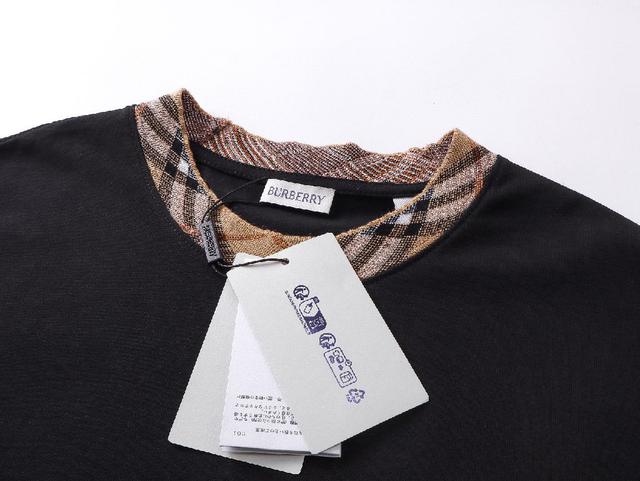 采用双股棉平纹面料打造而成。经纬纱线以一上一下的方式交织而成