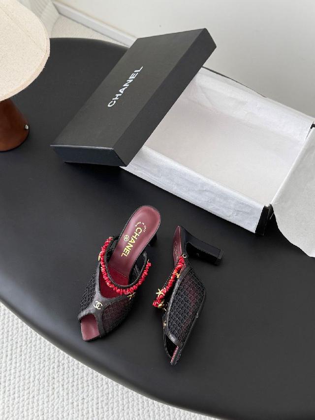 经典款闭眼入，高品质高版本！ 上脚非常好穿，轻便舒适～ Size:35-44