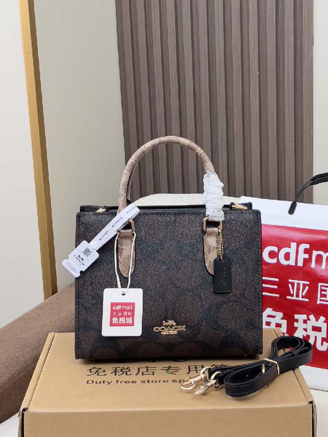 火爆全网的香布蕾系列~这款包容量又大又轻便，打工人通勤首选呀