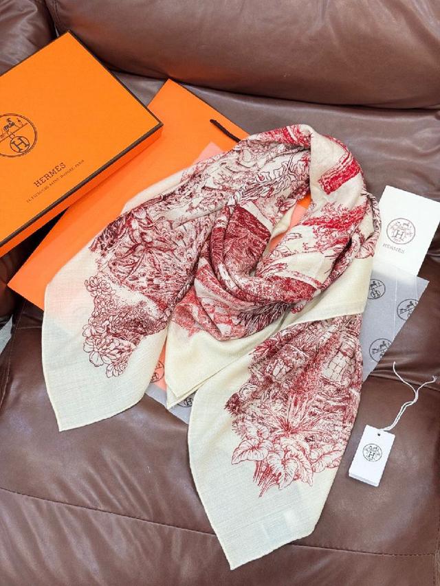 装饰家芳登和佩西耶设计的一款餐盘增添骑士般的浪漫气息