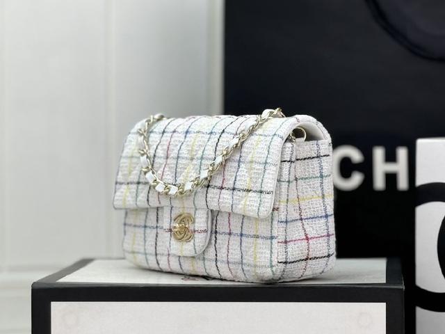 大热门中古kelly被Chanel重新设计焕发生机，中古Kelly以经典的手柄手提出名