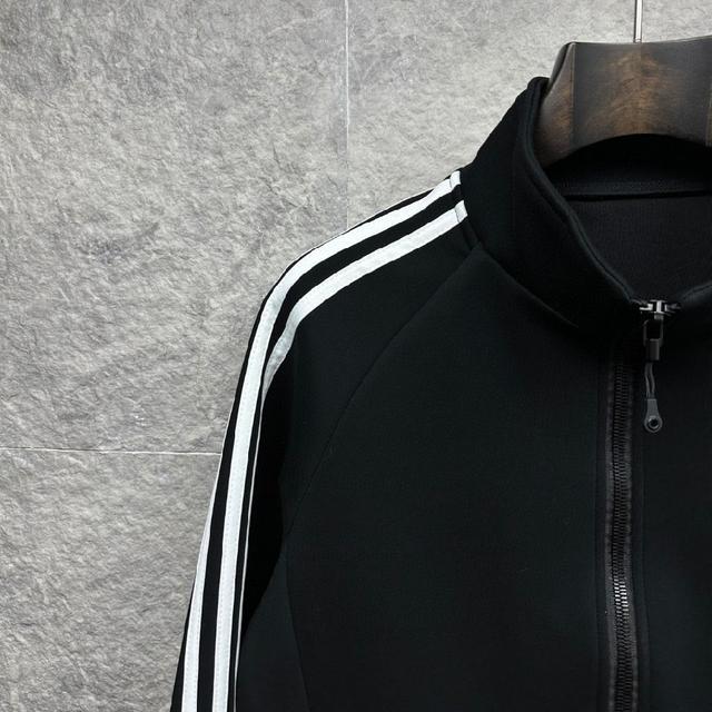 防风抗寒透气性极好 舒适百搭的一款外套 时尚百搭 网红同款