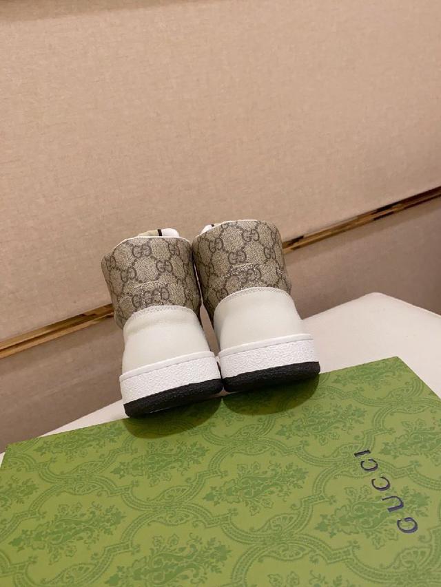 GUCCI(古奇)顶级新款专柜同步发售，鞋面