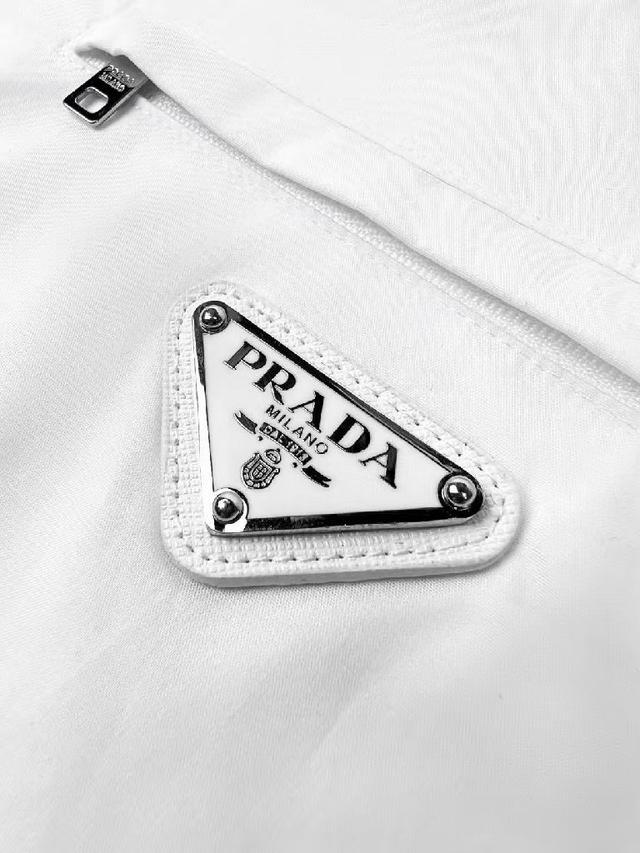 升细节的设计感 诠释绅士和风度  大方气质  把优雅风展露的一览无余