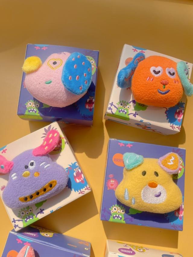預購 《萌力爆棚小怪獸•魔法蓬蓬擦手巾組》【1組2個(款式隨機)】-12/16下午3點收單