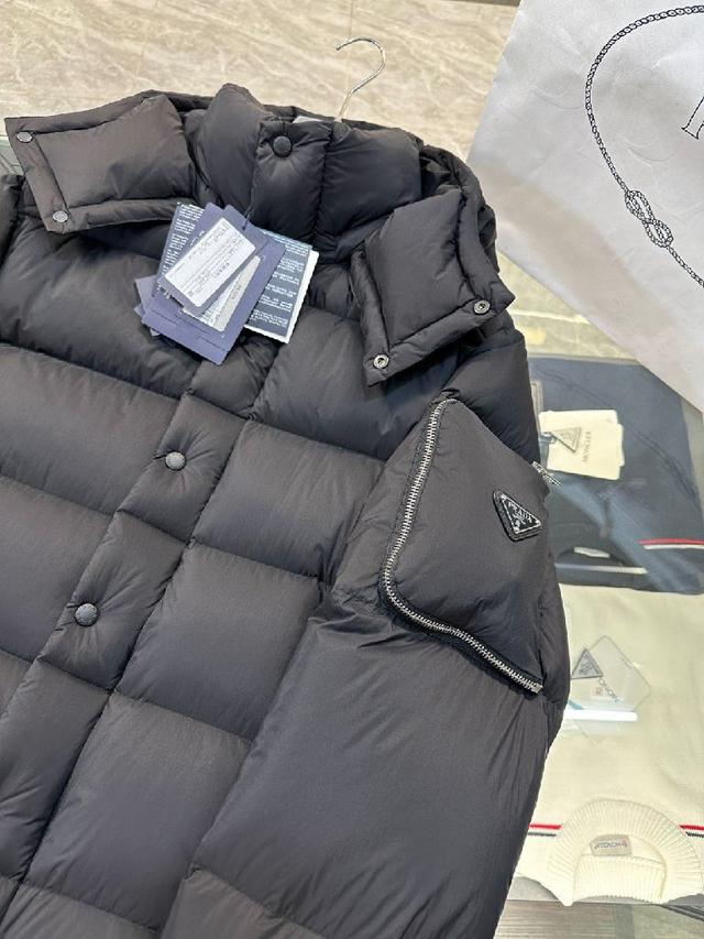 轻奢时尚休闲风格，轻盈保暖柔软！低调系列时尚百搭，就是有型